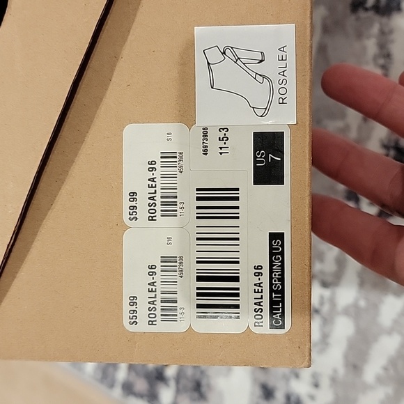 shoes - Picture 3 of 3